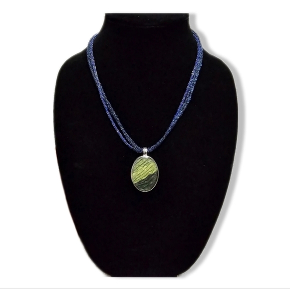 KENNETH COLE Nwot Blue Seed Bead Statement Necklace with Green Enamel Pendant - Picture 1 of 9